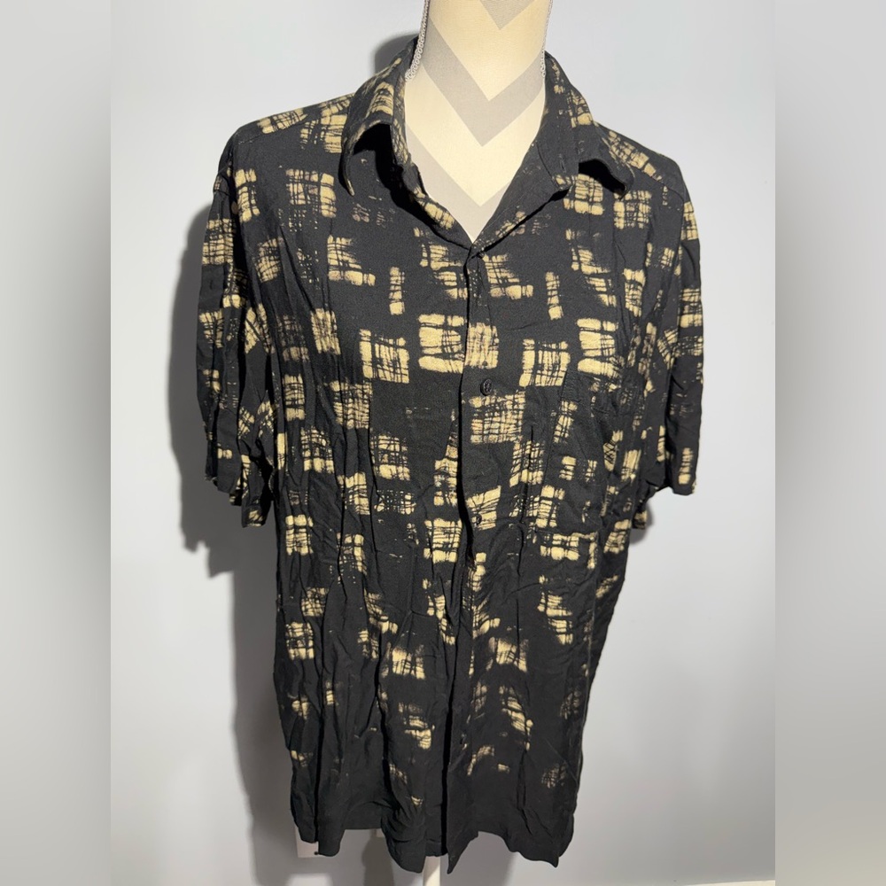 Axcess Black and Gold Casual Button-Down Shirt